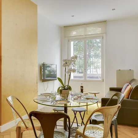 Rooftop Eiffel Tower Two Bedrooms 1200sq Ft Apartment