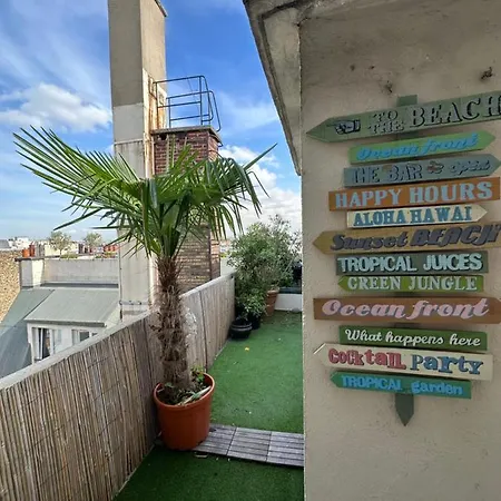 Rooftop Eiffel Tower Two Bedrooms 1200sq Ft *